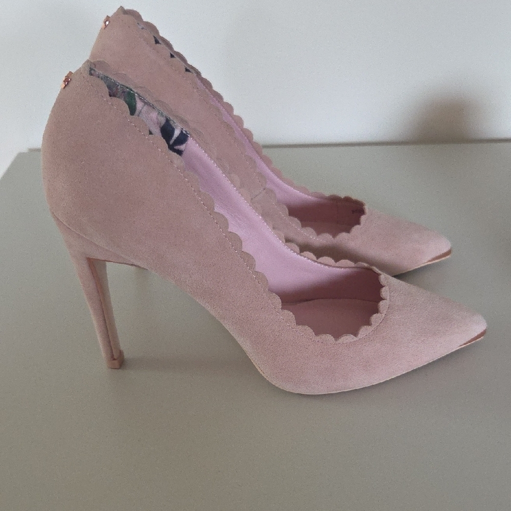 Ted Baker Blush Pink Suede Heels - Picture 2 of 7